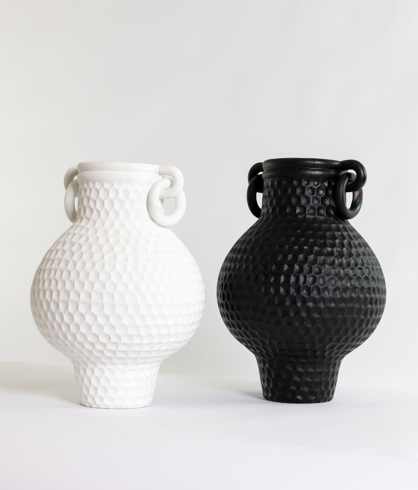 THE BODACIOUS VASE WHITE