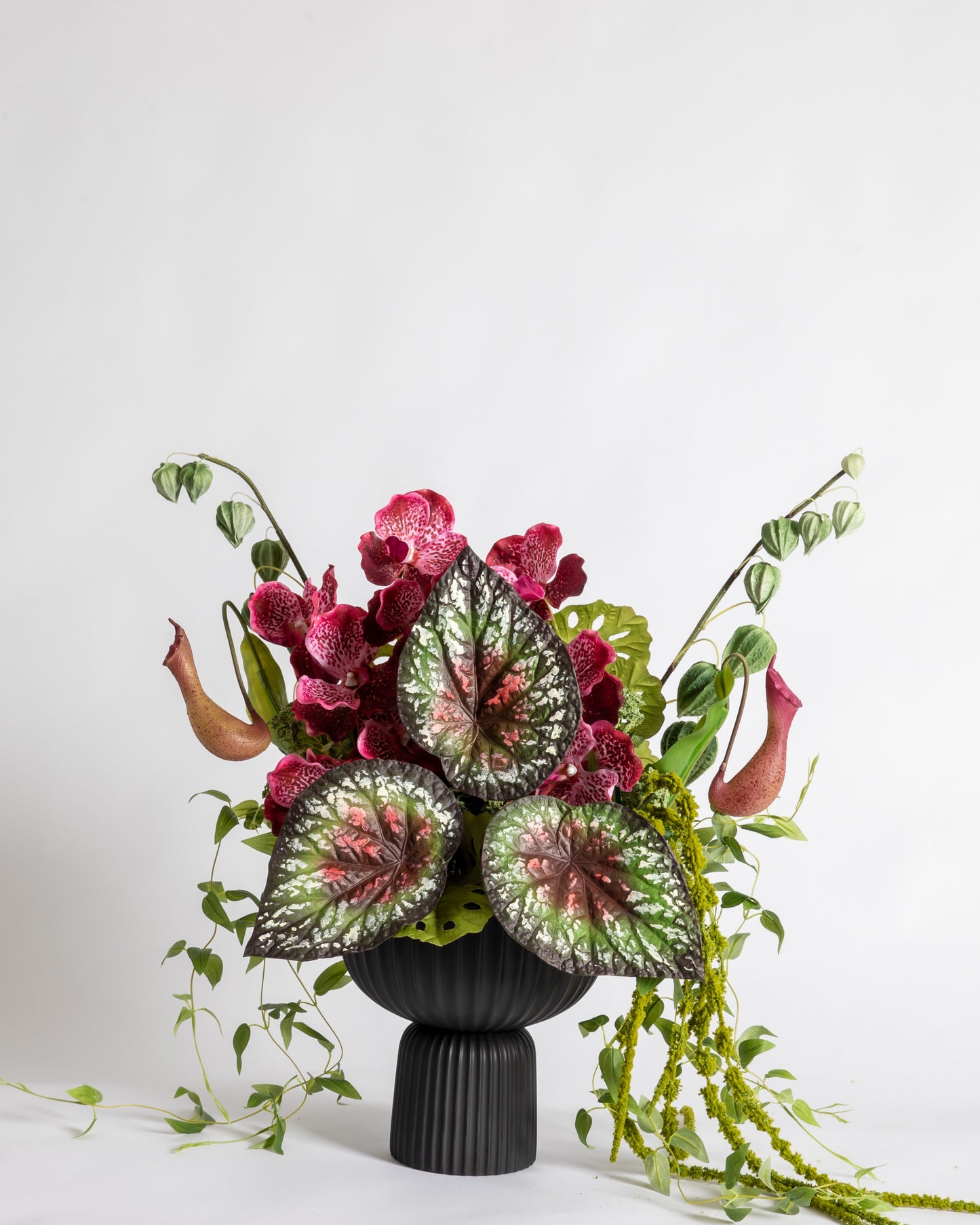 THE MODERN VASE BLACK
