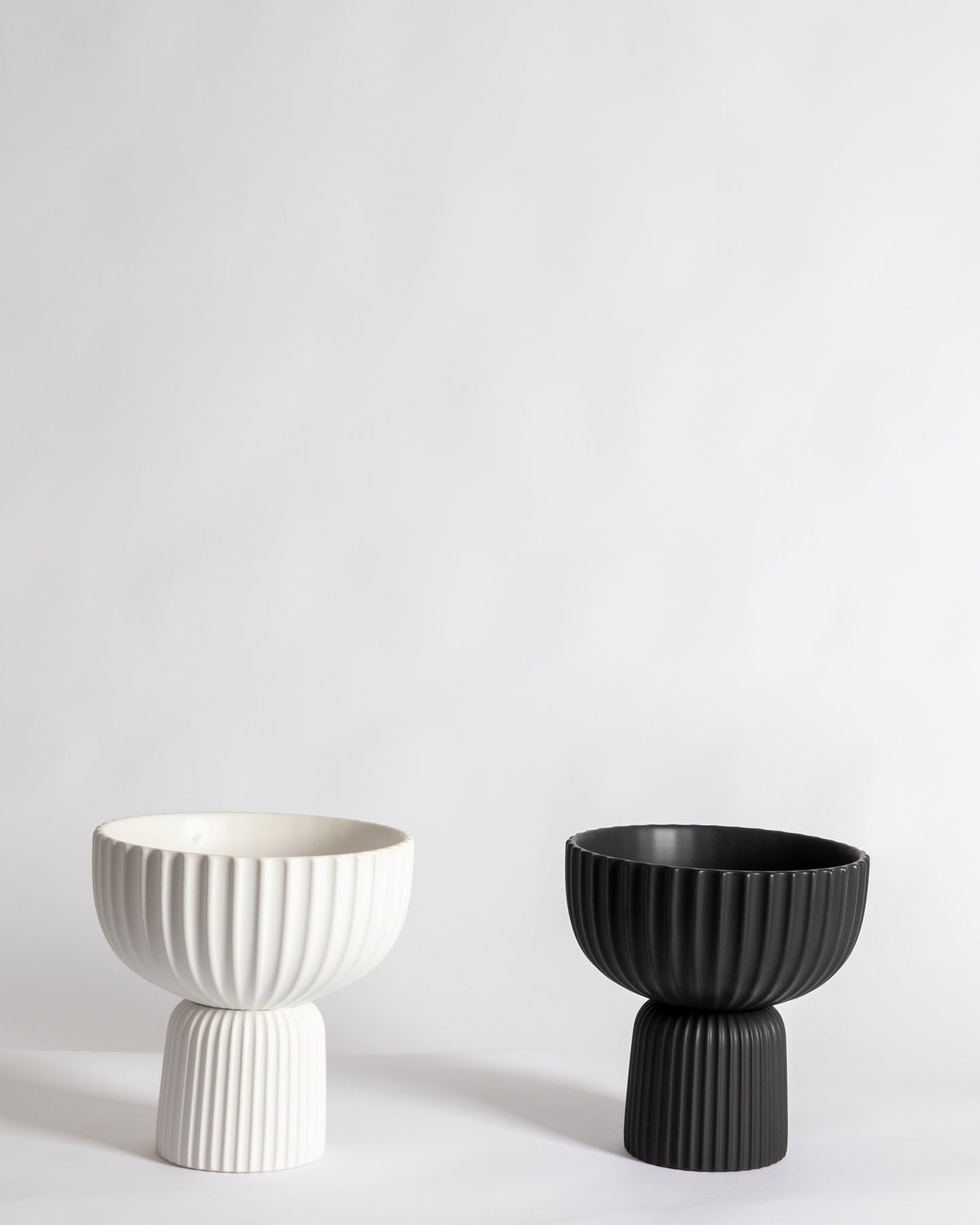 THE MODERN VASE WHITE
