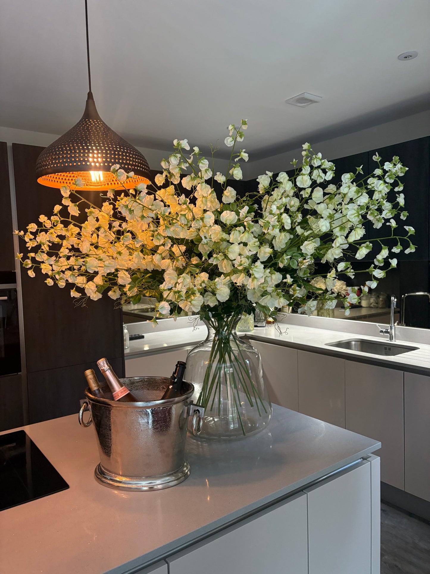 XL SWEET PEA SPRAY WHITE