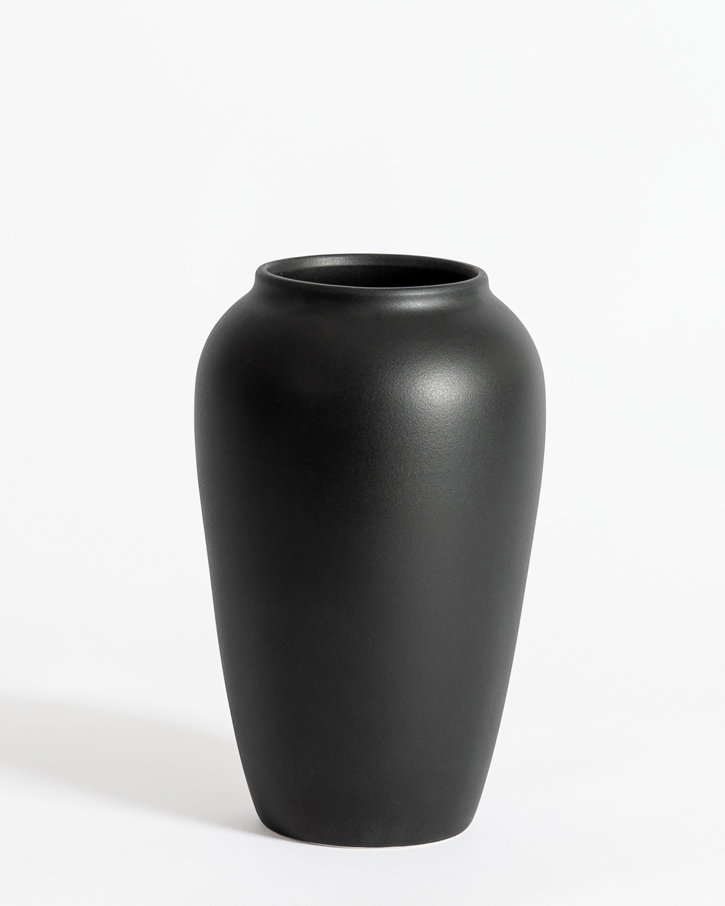 THE STAPLE VASE BLACK