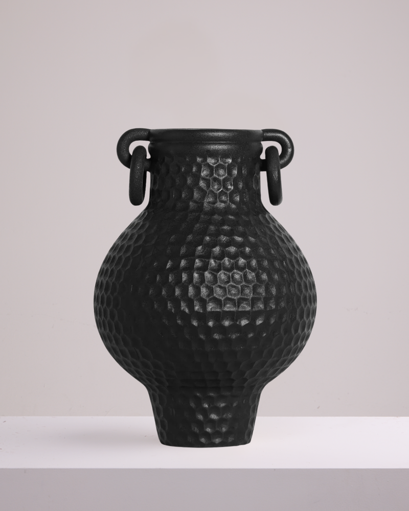 BODACIOUS VASE IN BLACK