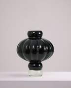 OBSIDIAN IN BLACK