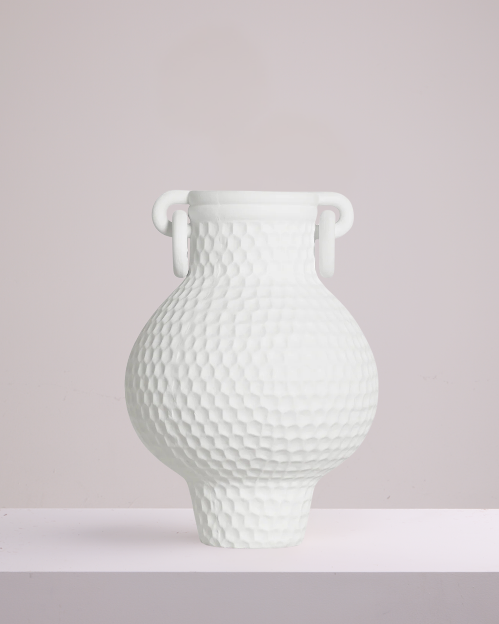 BODACIOUS VASE IN WHITE