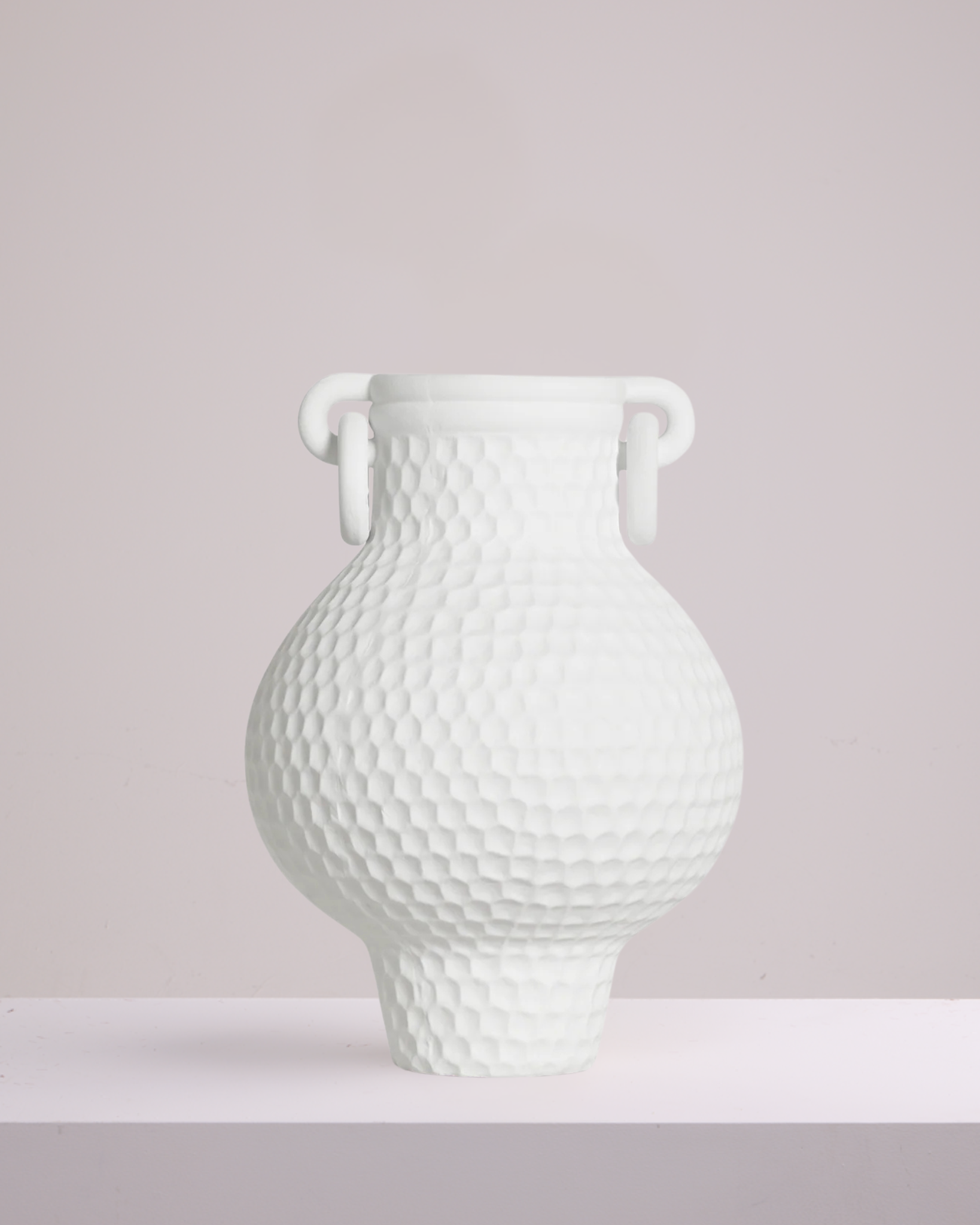 BODACIOUS VASE IN WHITE