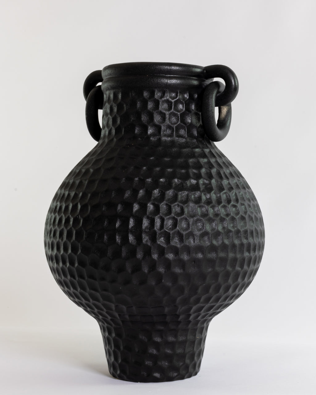 BODACIOUS VASE IN BLACK