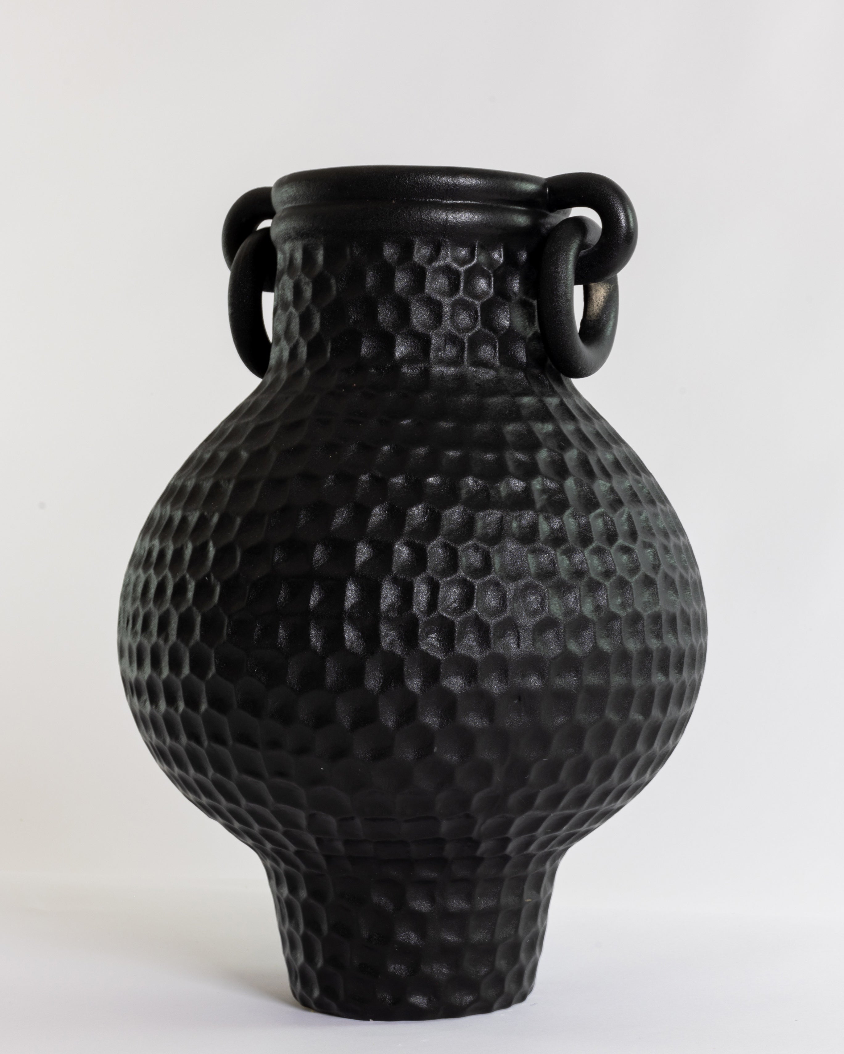 BODACIOUS VASE IN BLACK