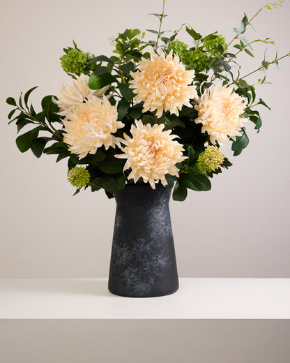 CHRYSANTHEMUM IN CREAM