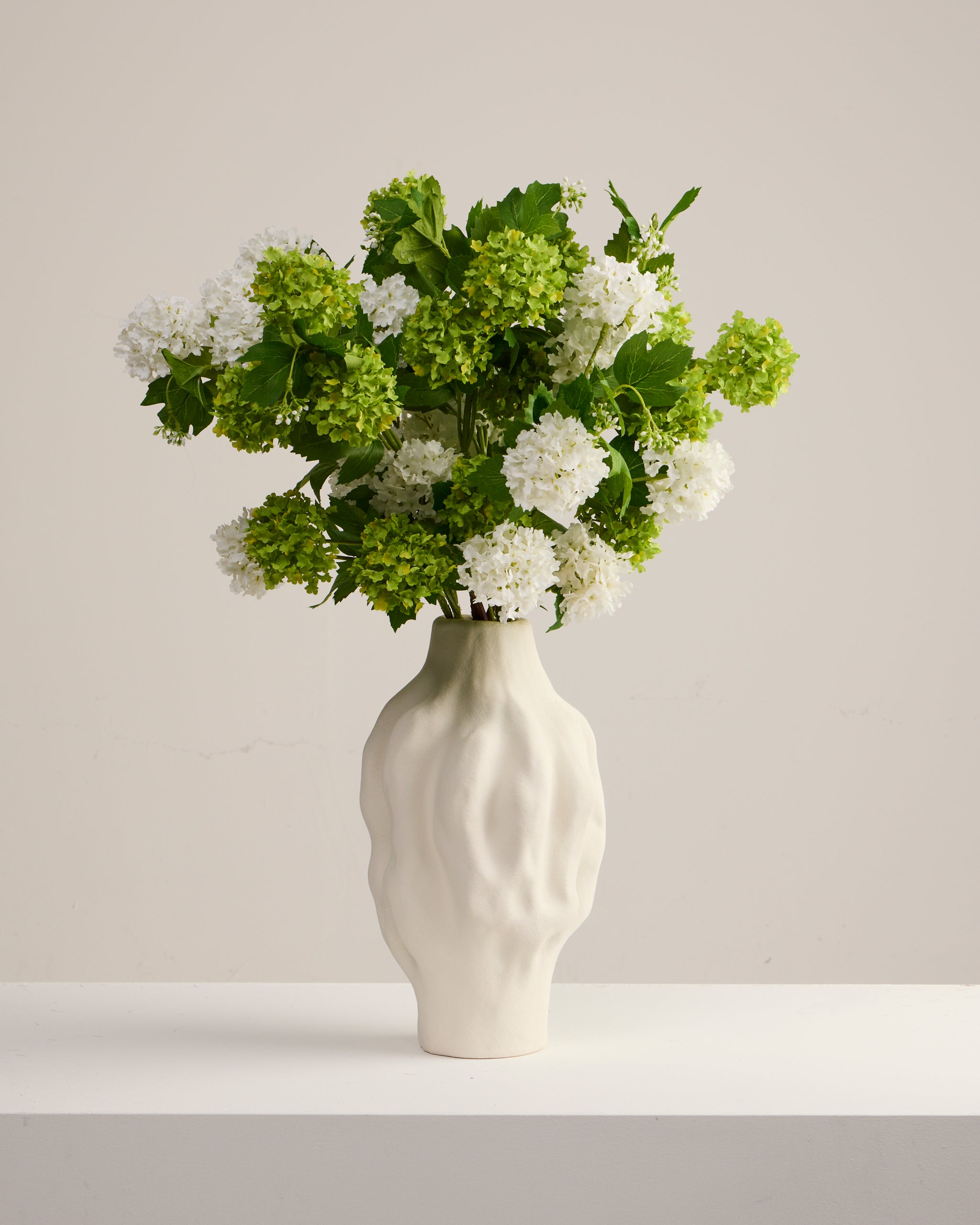 HYDRANGEA BALLS IN GREEN