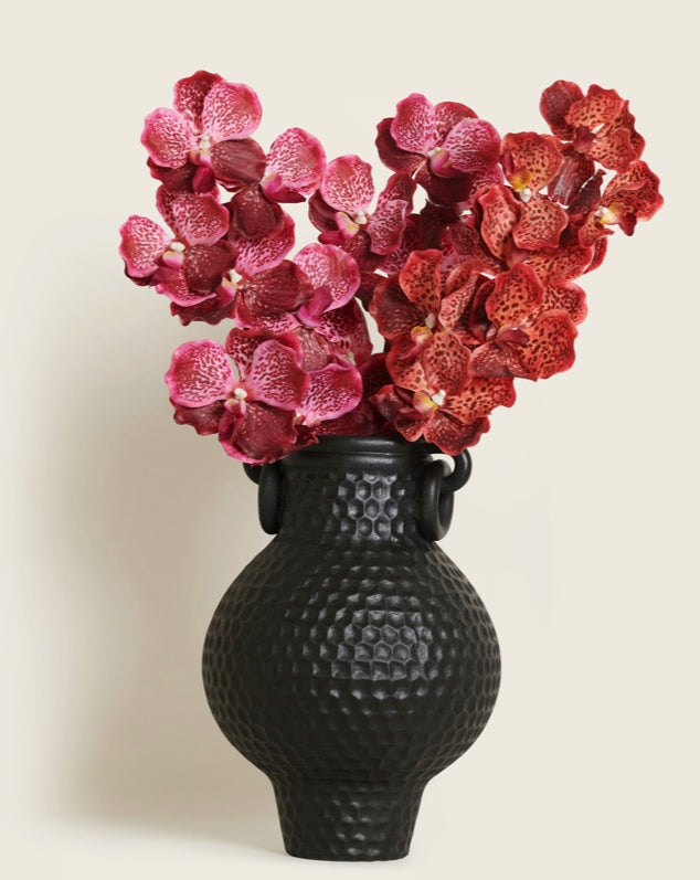 BODACIOUS VASE IN BLACK