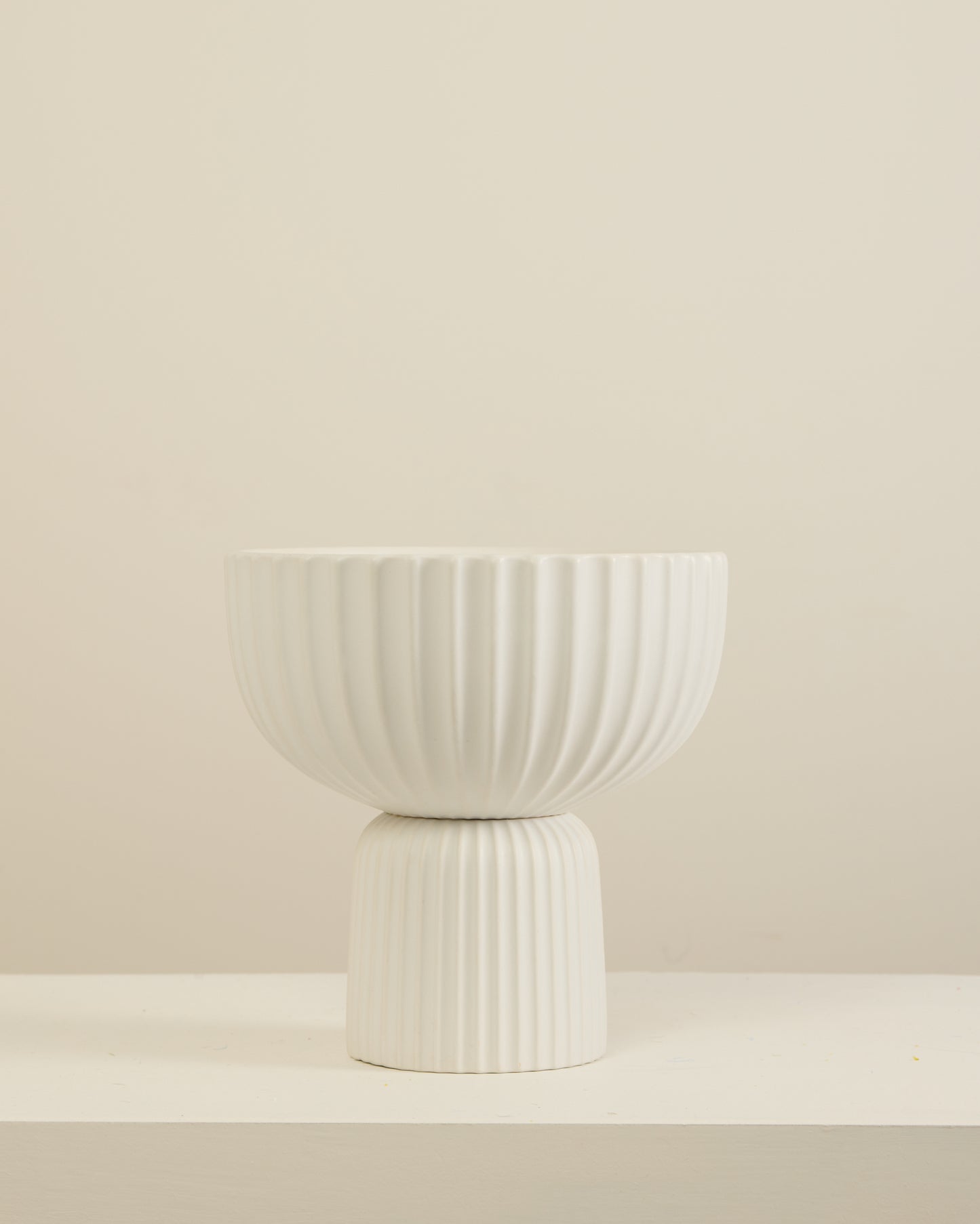 THE MODERN VASE WHITE