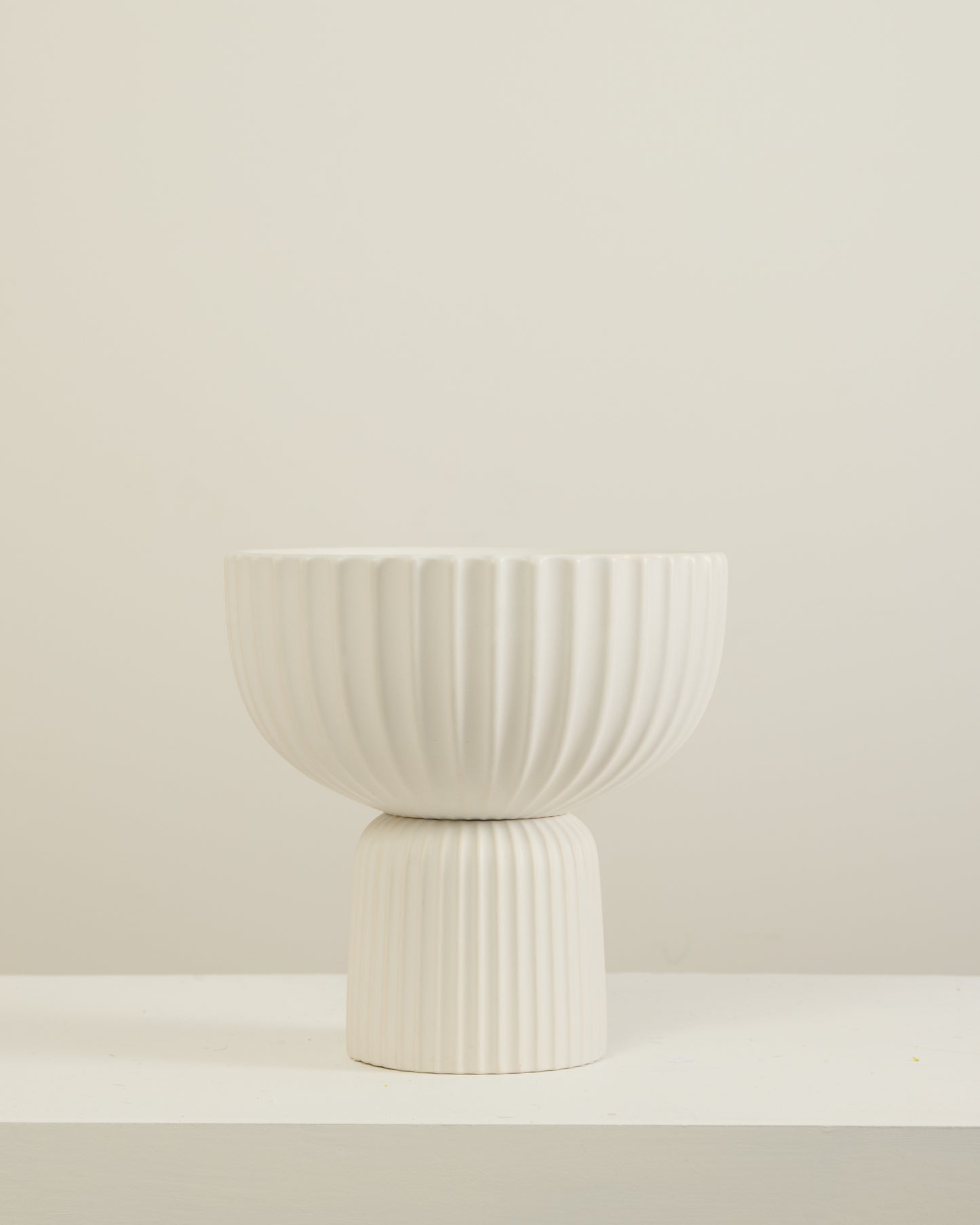 THE MODERN VASE WHITE