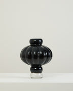 OBSIDIAN IN BLACK