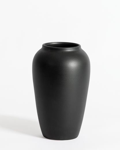 THE STAPLE VASE BLACK
