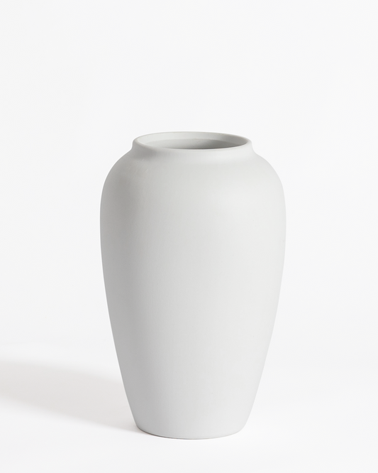 THE STAPLE VASE WHITE