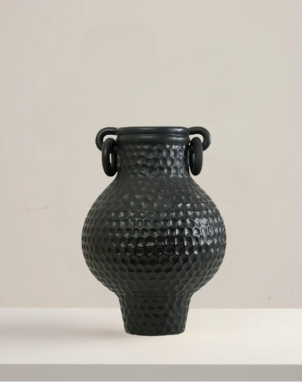 BODACIOUS VASE IN BLACK